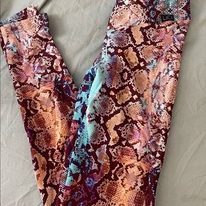 LiCi fit scrunch butt leggings